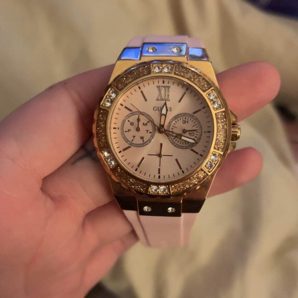 GUESS Watch Pink & Gold